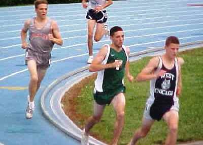Tim Keller leads Don Sage in the 2000 Illinois 2A state 3200.